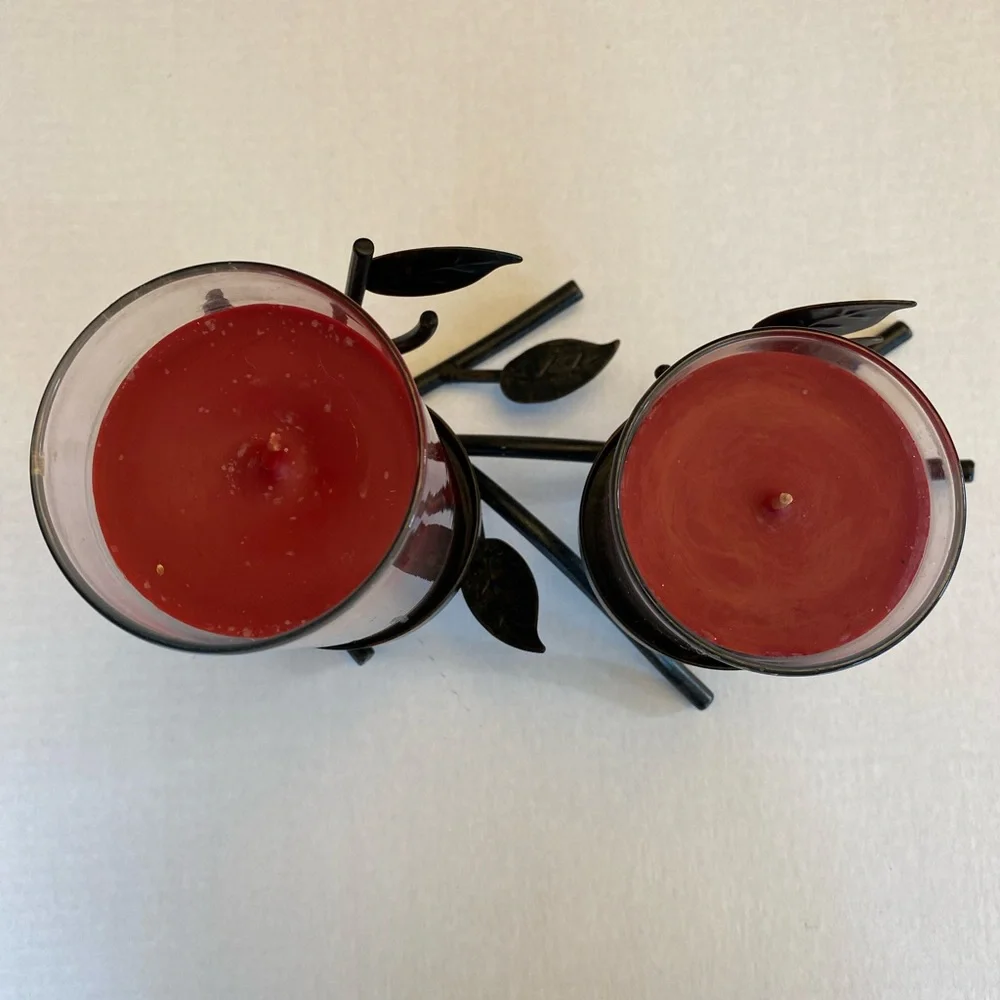 Yankee Candle Perfect Pillar Elegant Red Candle Holder with Leaf Design